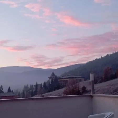 сютка View Penthouse Appartamento *